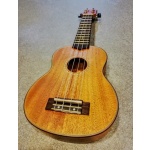 Ukelele Soprano Caoba Con Funda Izzo 320sm - Image 2