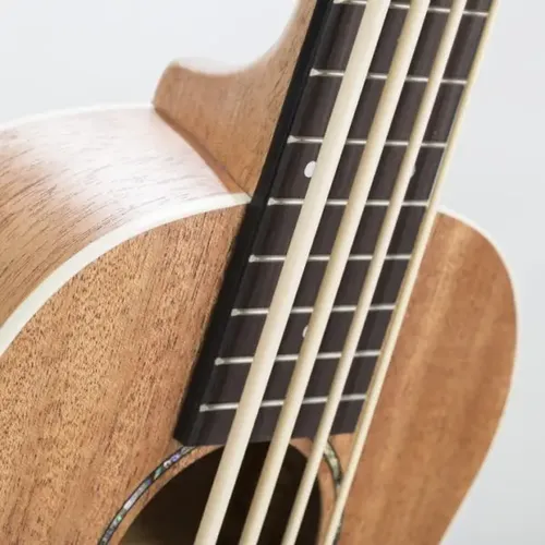 Ukelele Baritono Ukebass Pre Eq Con Funda Izzo - Image 4